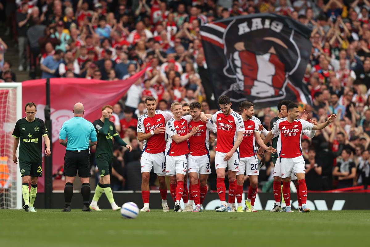 马兹拉维：右中卫和右翼卫都适合我，我能做到兼顾进攻和防守