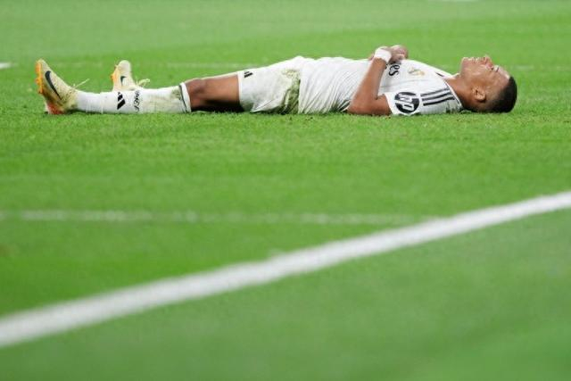 美媒：联盟历史上仅24名球员打过1297场常规赛