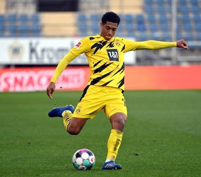 王晓龙：在西班牙踢球竞争很大，缺乏学习和社交能力会很困难