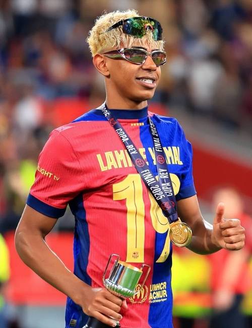 哲科：我们确实踢得很烂，但我们需要球迷支持而不是嘘声