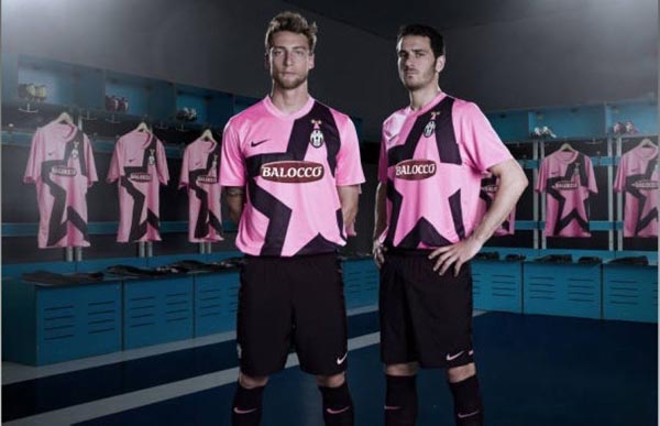 詹姆斯关键时刻稳住节奏