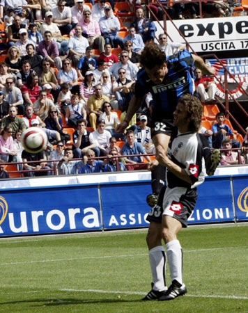 迈阿密国际4-0辛辛那提晋级四强，梅西助攻戴帽+头球破门，阿连德双响