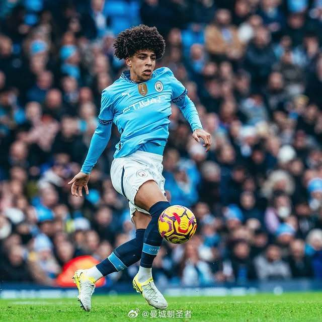 发布会变感谢会，李霄鹏赛后向各方致谢